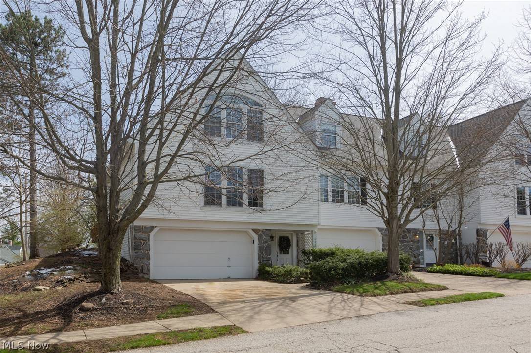 Brecksville, OH 44141,6838 Chaffee CT #12