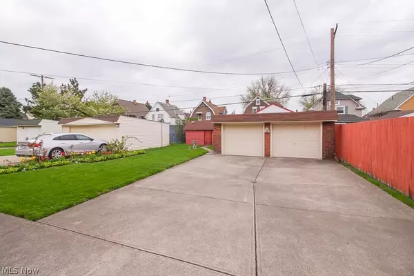 Newburgh Heights, OH 44105,4511 Beta AVE