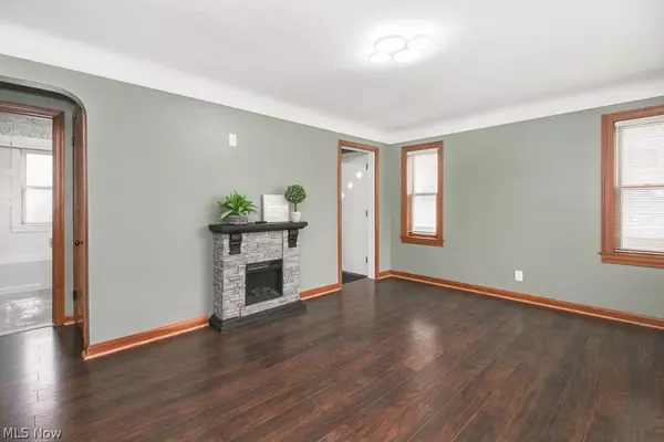 Garfield Heights, OH 44125,10203 Park Heights AVE