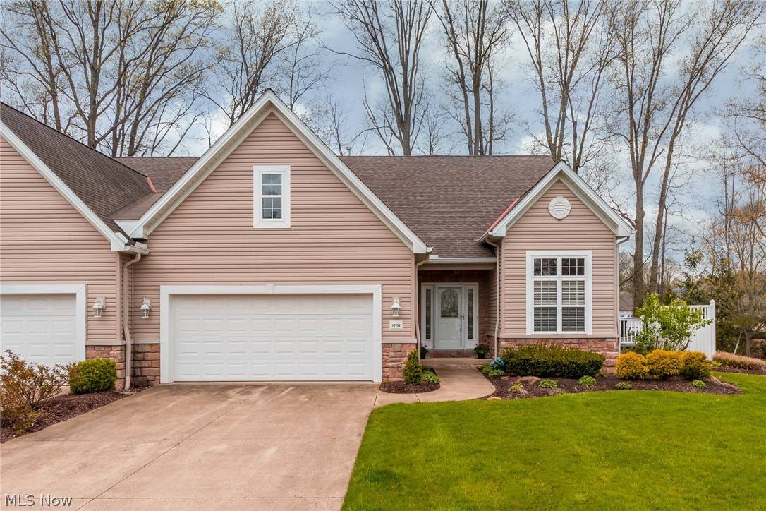 Westlake, OH 44145,30152 Shadow Creek DR #11