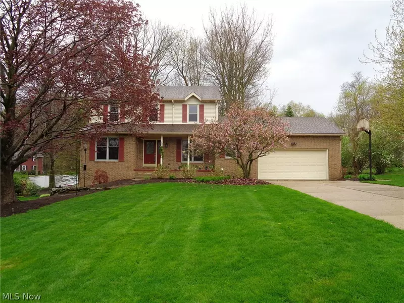 2666 Winding Way ST NW, Uniontown, OH 44685