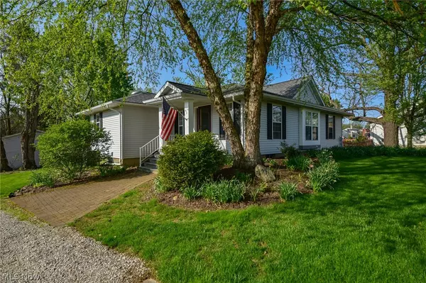 794 Sturbridge DR, Medina, OH 44256