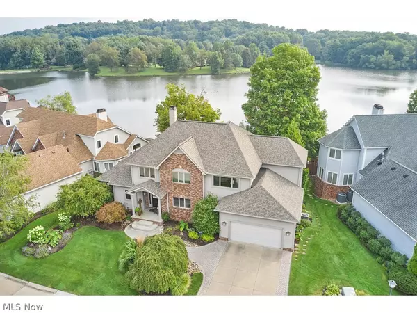 311 Lake Pointe DR, Bath, OH 44333