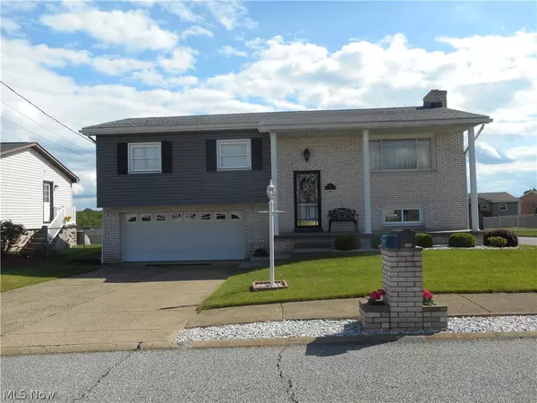 296 Elizabeth DR, Weirton, WV 26062