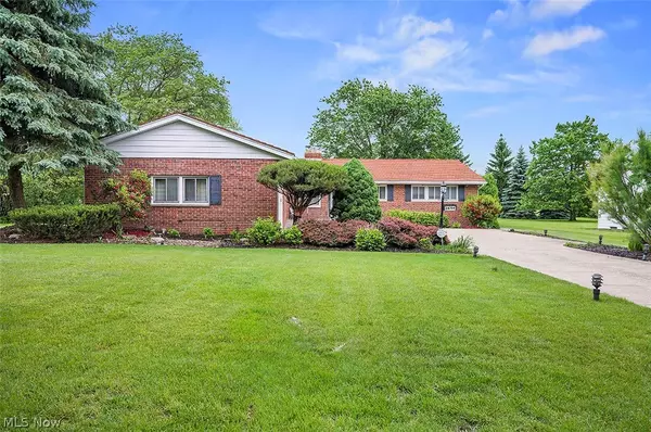 Beachwood, OH 44122,24794 Tunbridge DR