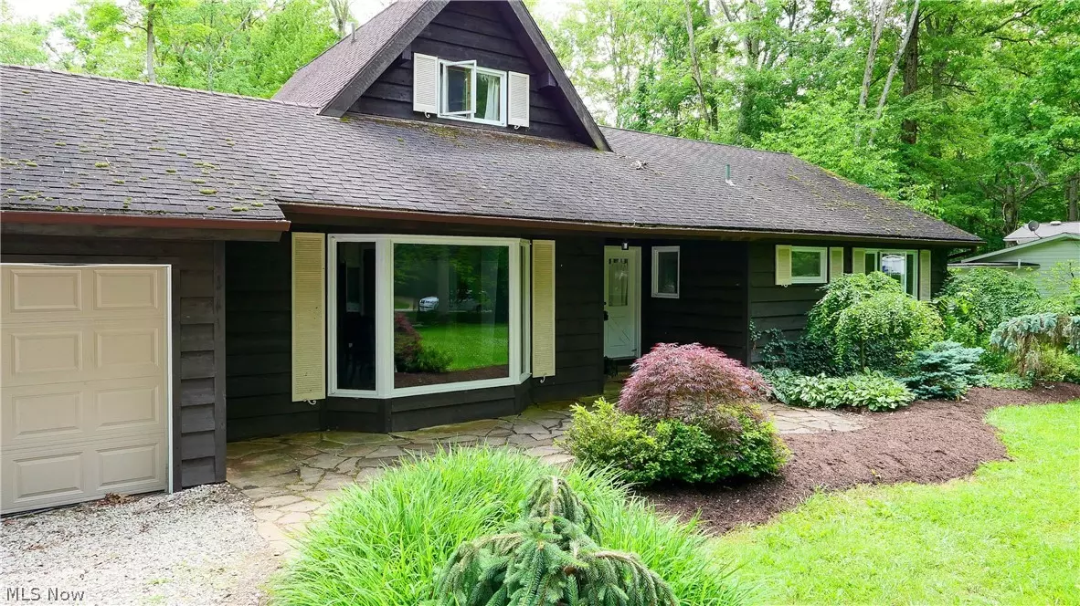 Chagrin Falls, OH 44023,8693 E Craig DR