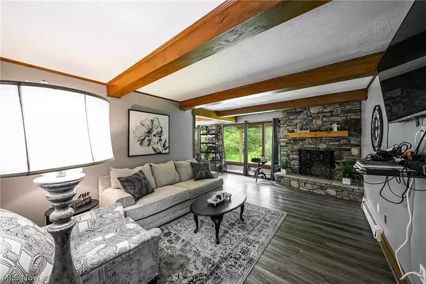 Chagrin Falls, OH 44023,8693 E Craig DR