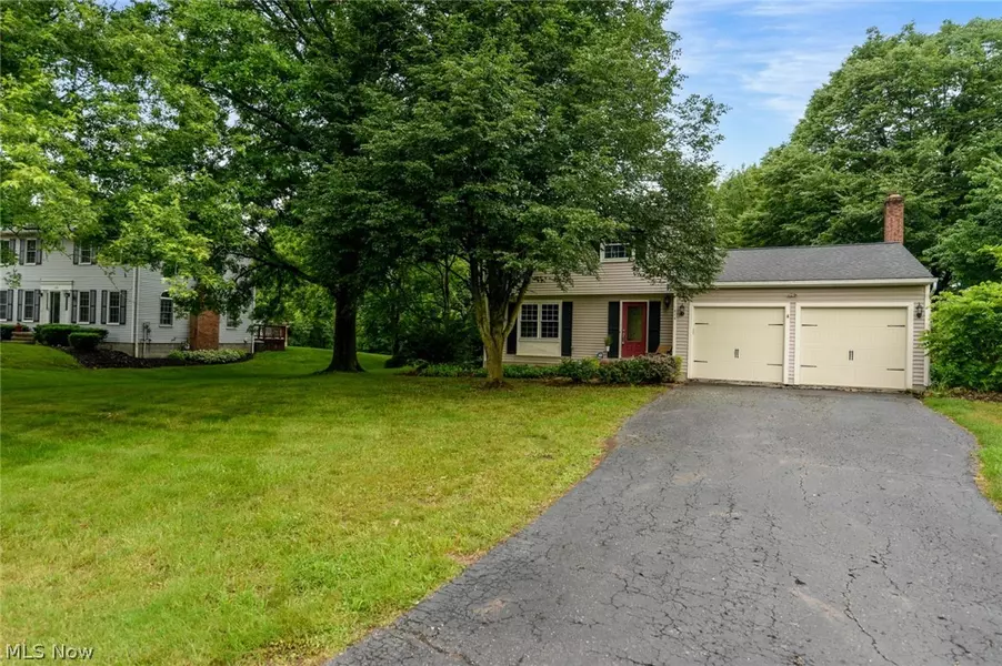 1414 Carriage Hill DR, Hudson, OH 44236