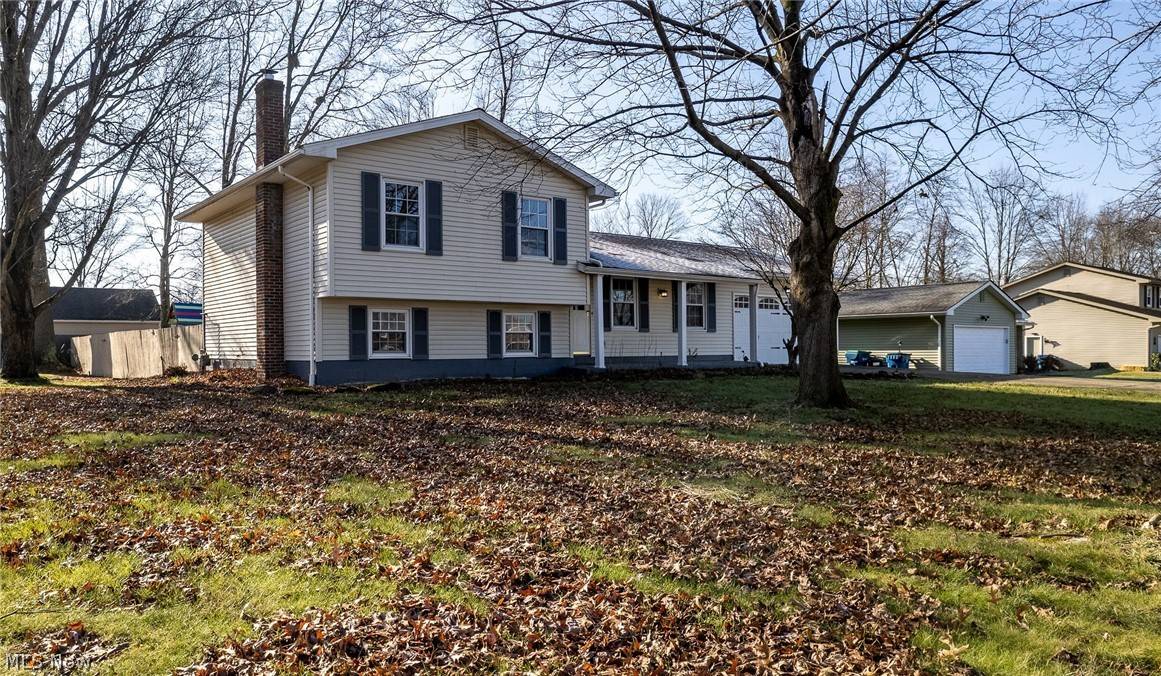 1746 Warner CT, Mineral Ridge, OH 44440