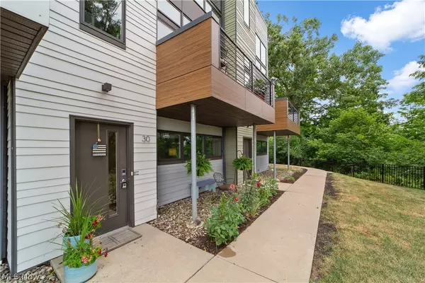 Fairview Park, OH 44126,18875 Riversouth Terrace #30