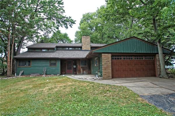 32321 Lake Shore BLVD,  Willowick,  OH 44095