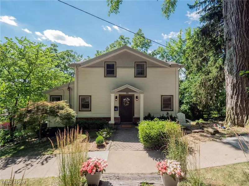 35 W Cottage ST, Chagrin Falls, OH 44022