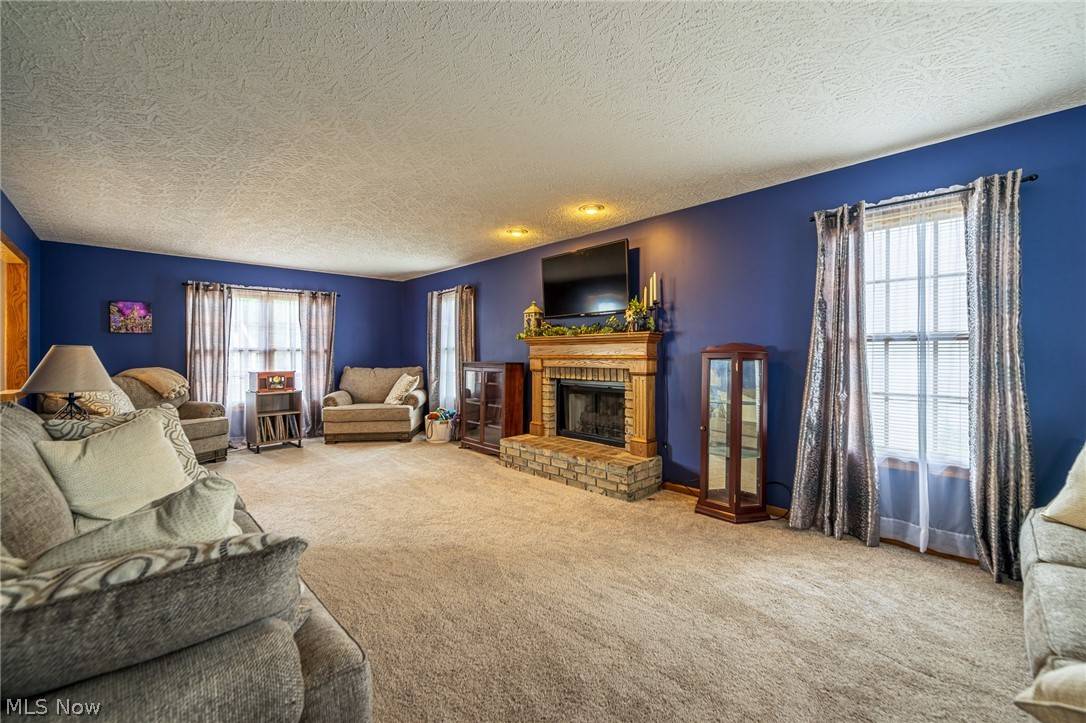 Louisville, OH 44641,305 Buffalo Ridge ST