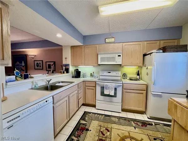 Sandusky, OH 44870,32 Marina Point DR