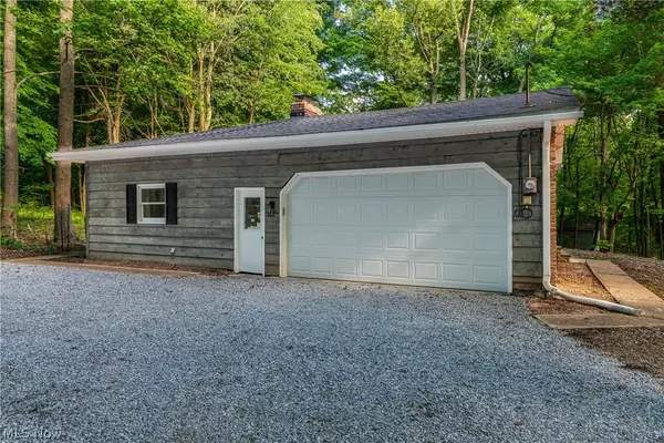 Newbury, OH 44065,13569 Auburn RD