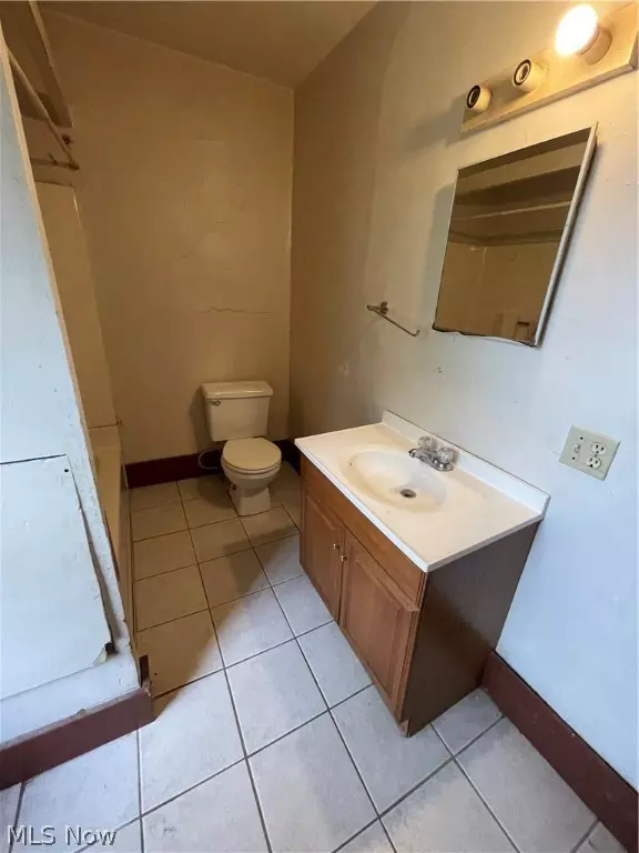 East Palestine, OH 44413,193 S Market