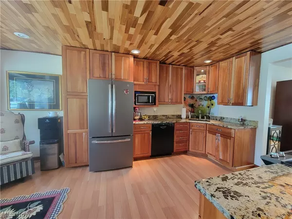 Canfield, OH 44406,6149 Elk RD