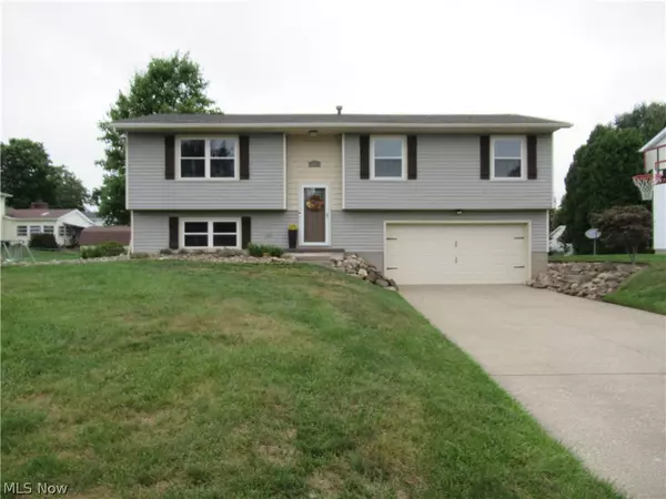 307 Garner DR, Mogadore, OH 44260