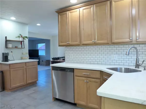 Fairview Park, OH 44126,4255 W 226th ST