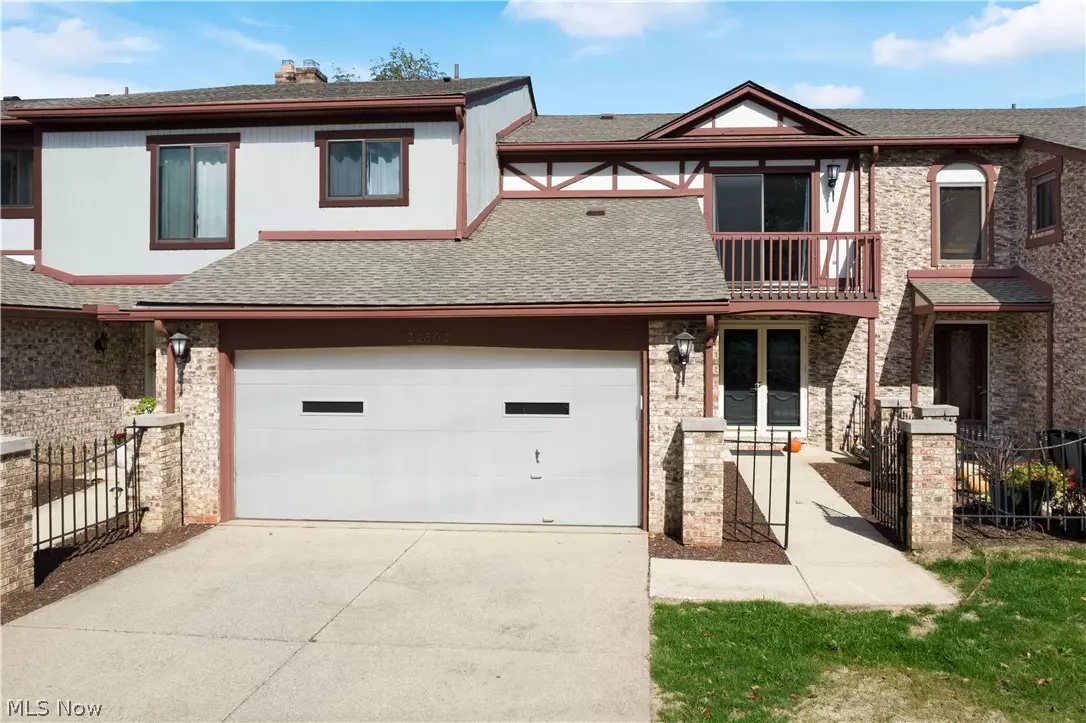 Rocky River, OH 44116,22502 Center Ridge RD #E