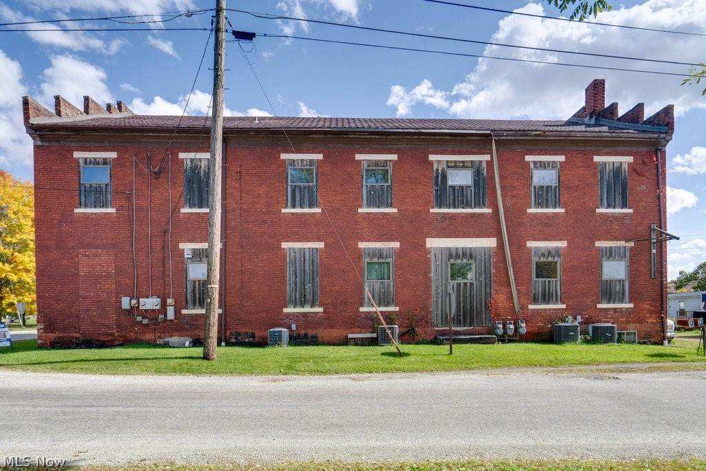 1984 Leisure RD NW, Minerva, OH 44657