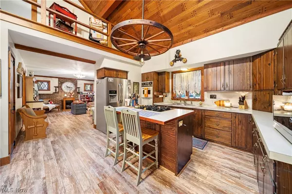 Conneaut, OH 44030,7384 Poore RD