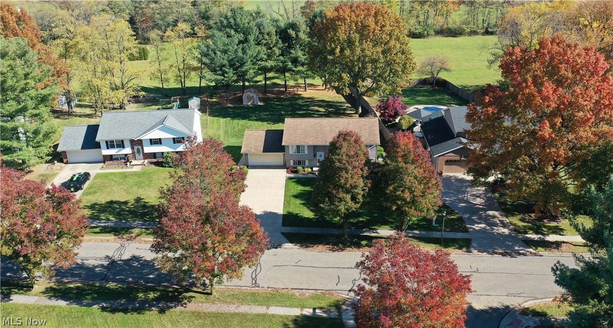 Tallmadge, OH 44278,1077 Lawndale DR