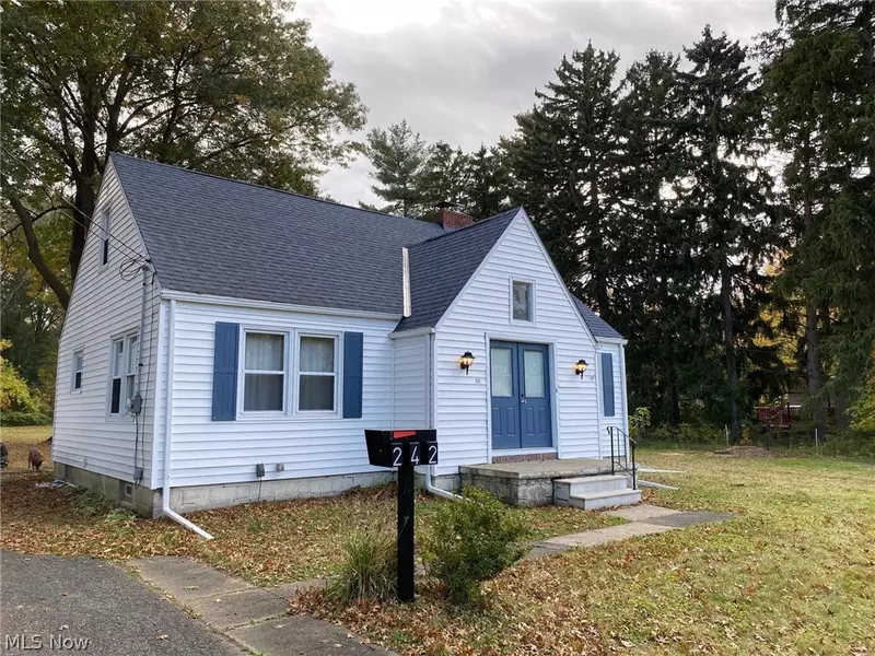 242 16th ST, Elyria, OH 44035