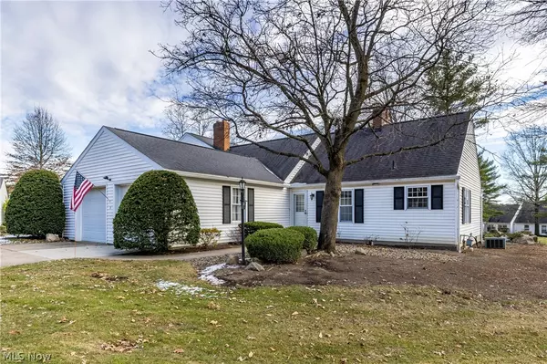 13 Ironwood DR,  Westfield Center,  OH 44251