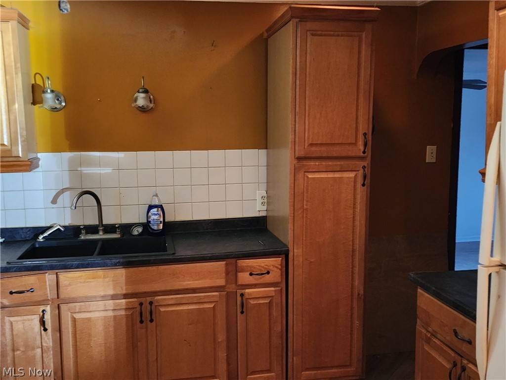 East Palestine, OH 44413,2237 Neeld RD