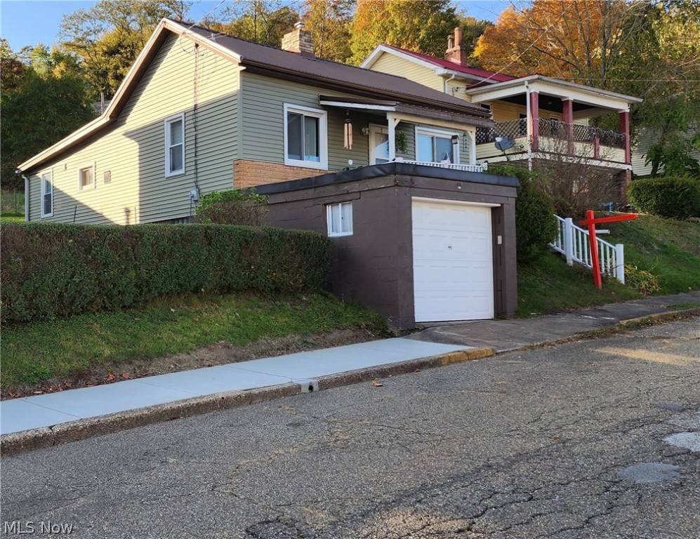 204 Belle AVE, Toronto, OH 43964