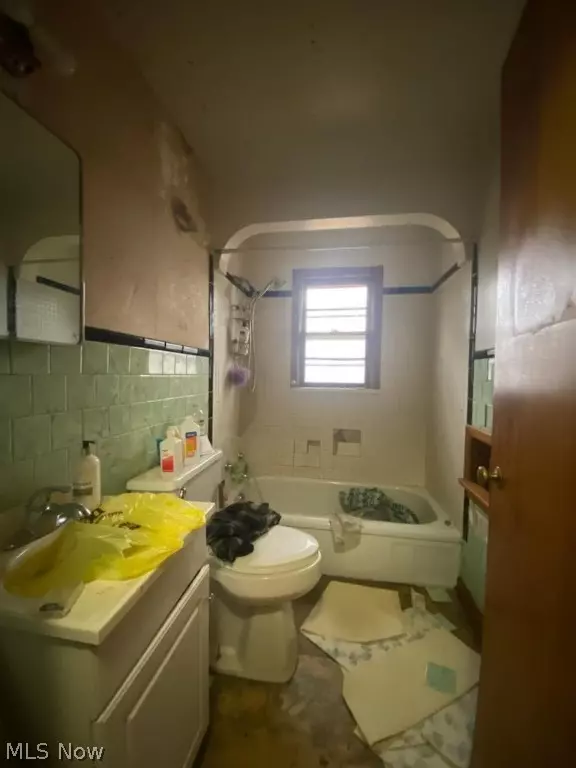 Wooster, OH 44691,742 Western DR