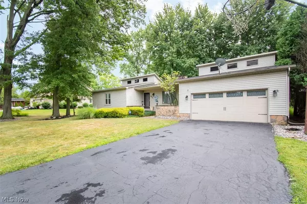 Warren, OH 44484,810 Shadowood LN SE