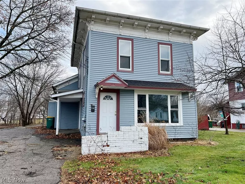 329 S Eagle ST, Geneva, OH 44041