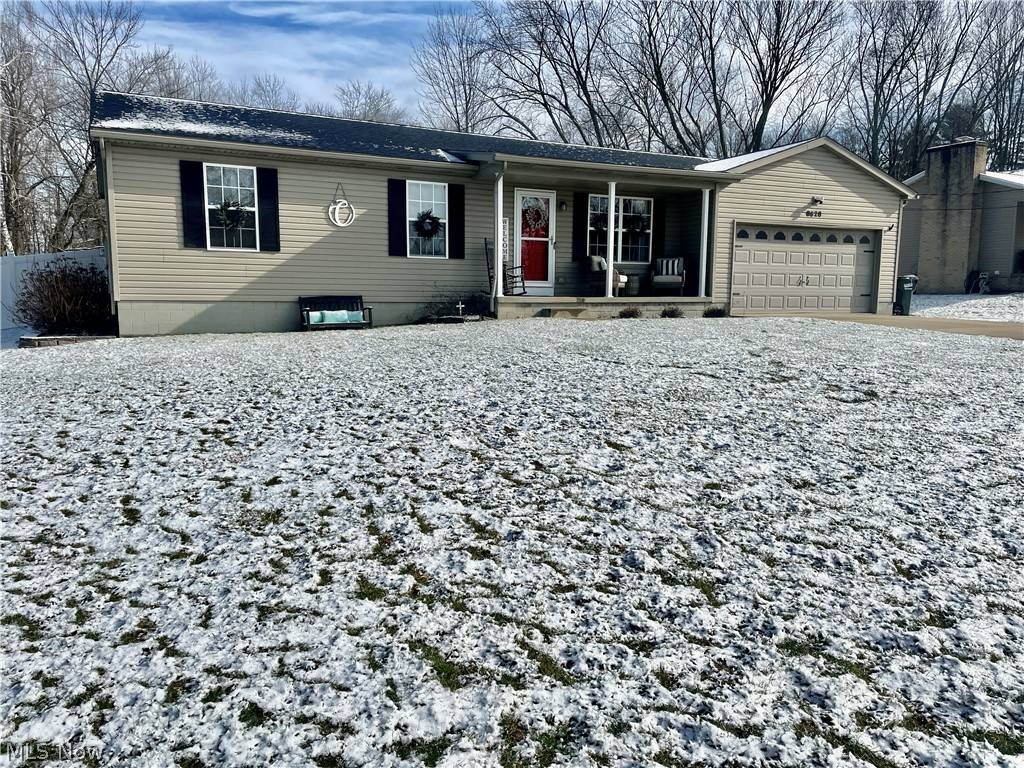 8628 Essex AVE NW, North Canton, OH 44720
