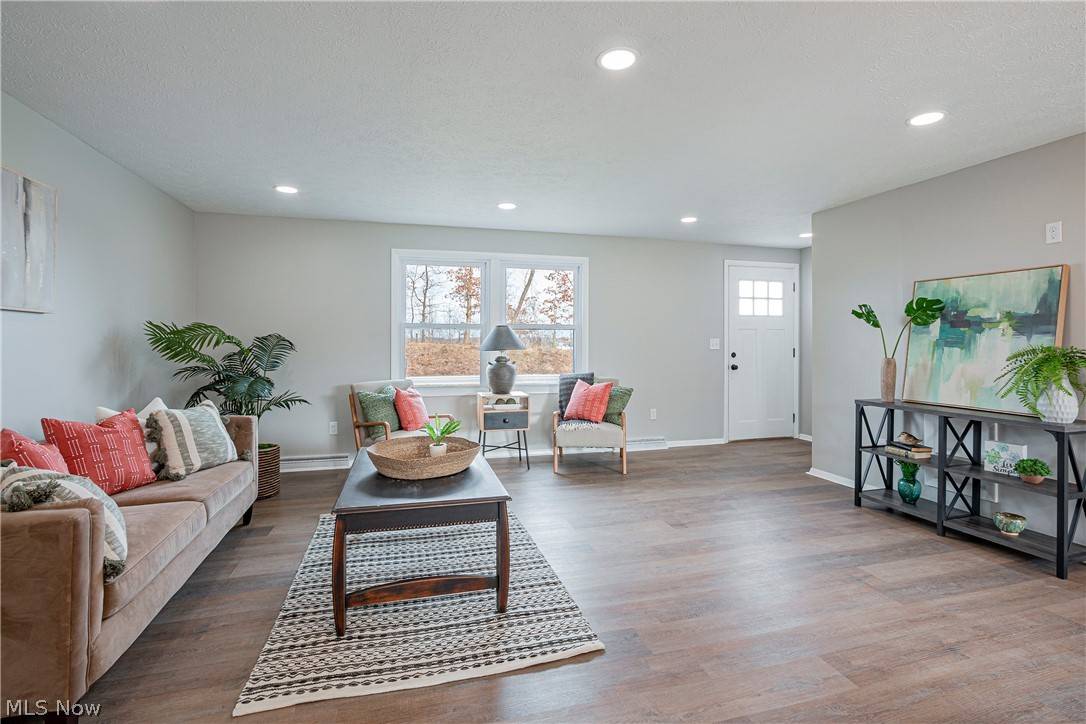 North Canton, OH 44720,6522 Strausser ST NW