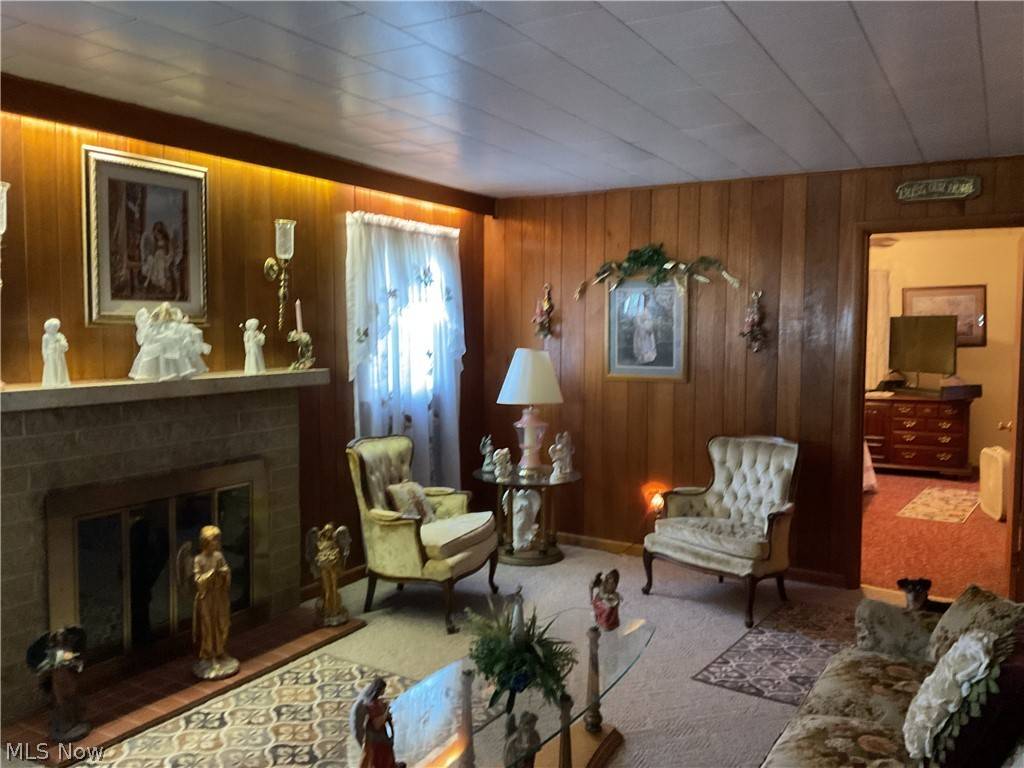St Marys, WV 26170,608 Riverside DR