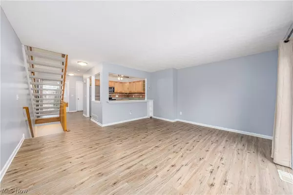 Streetsboro, OH 44241,677 Hickory Grove CT