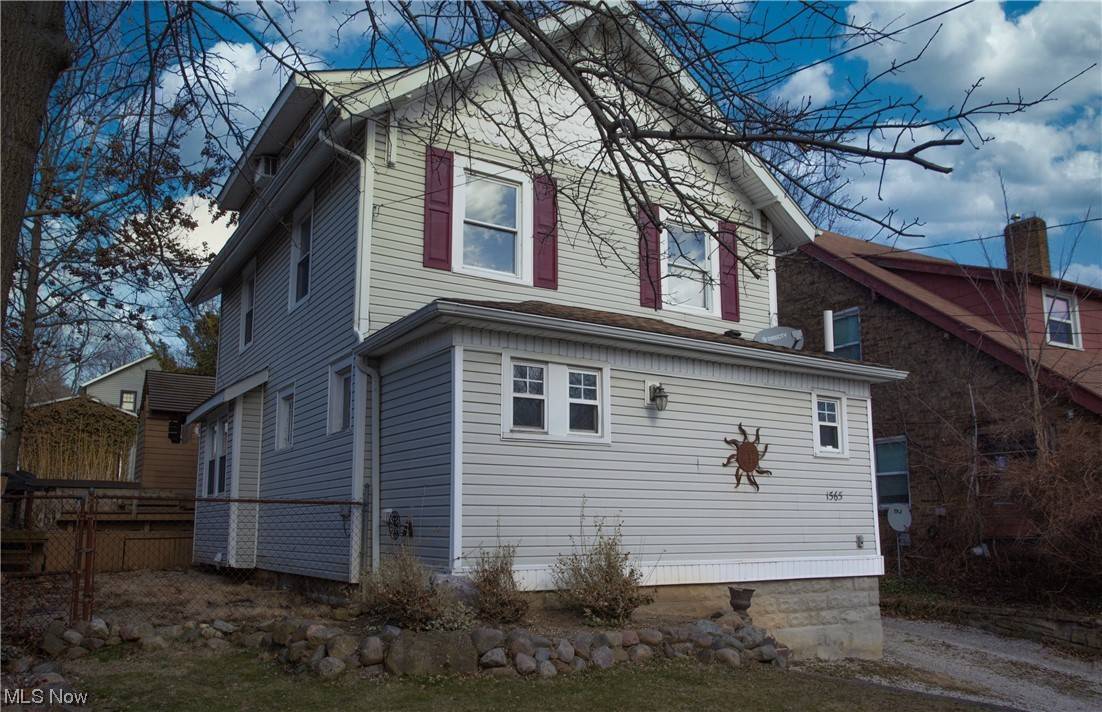 Akron, OH 44305,1565 Preston AVE