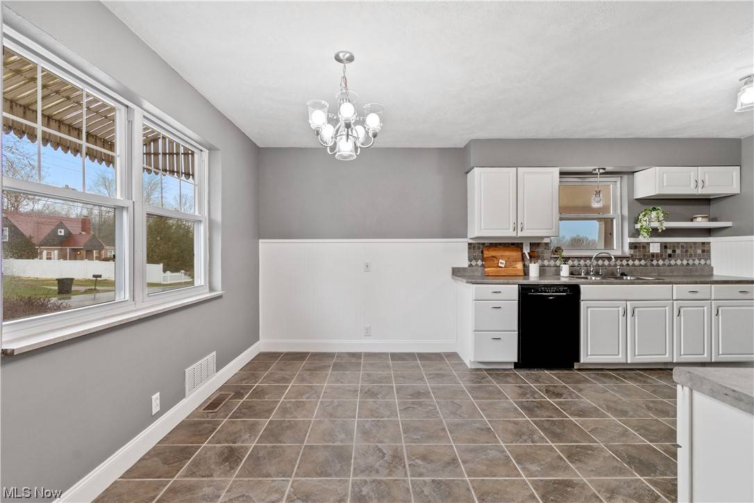 Bellaire, OH 43906,65207 Hillview AVE