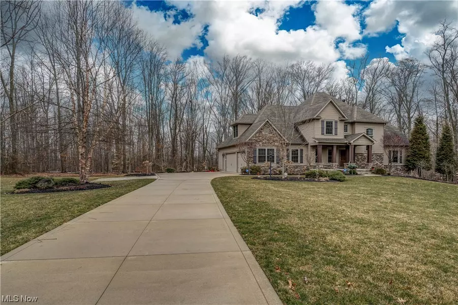 845 Kintz Woods DR, Alliance, OH 44601