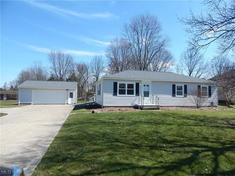 8563 Olde 8 RD, Northfield, OH 44067