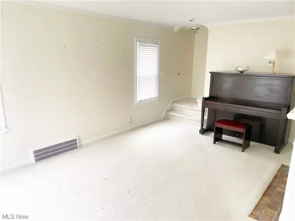 Cleveland, OH 44111,16513 Munn RD