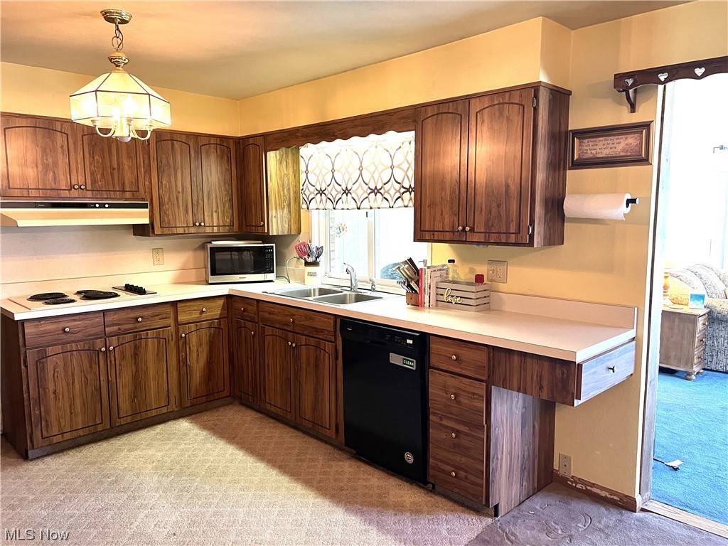 Weirton, WV 26062,196 PLEASANTVIEW DR