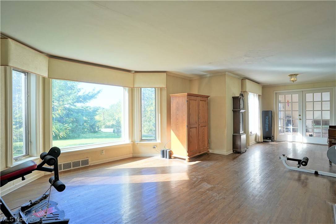 Hudson, OH 44236,2933 Hudson Aurora RD