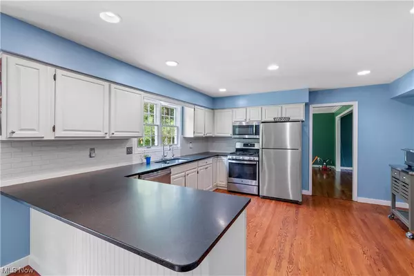 Chagrin Falls, OH 44022,14 Kimberwick CT