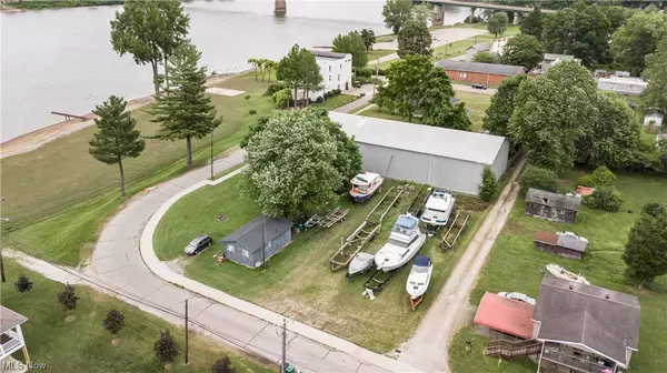 Front ST, Williamstown, WV 26187