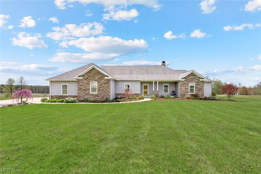 18065 Fallen Oaks TRL, Hiram, OH 44234