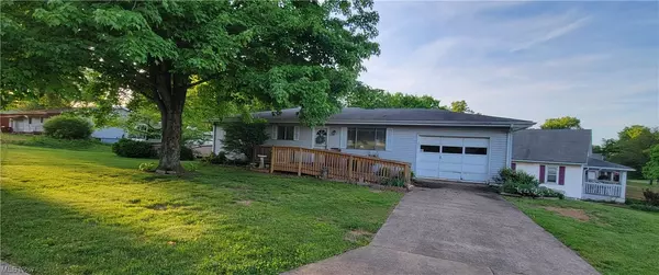 100 Coventry RD,  Marietta,  OH 45750