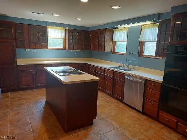 Richmond, OH 43944,2321 County Road 40